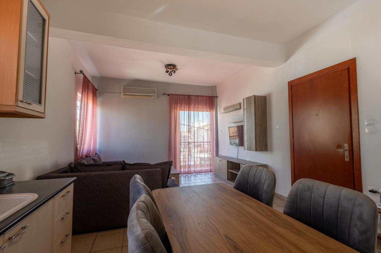 Deluxe Apartment La Larissa Exterior photo